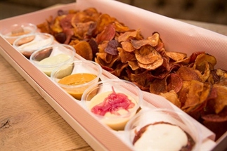Yum: deze bar in Londen serveert chips met dip!