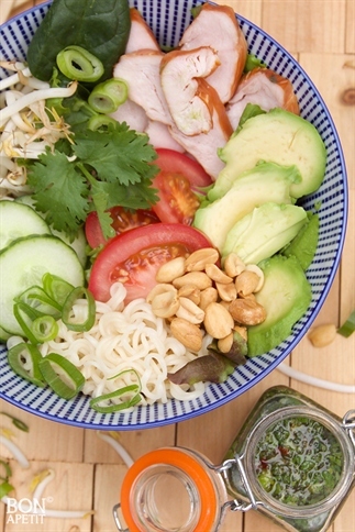 FRISSE AZIATISCHE SALADE BOWL!