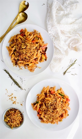 MAKKELIJKE EN GEZONDE RODE TOMATENSAUS PASTA