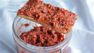 Paprika tomatenpesto