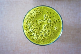 Power smoothie van spinazie en mango