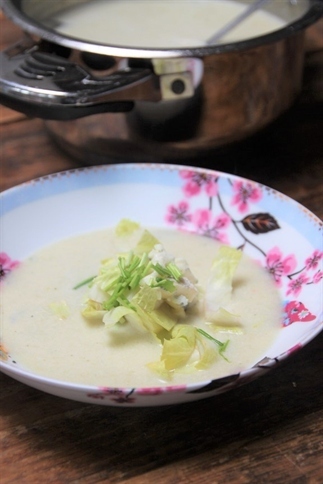 Witlofsoep met gorgonzola