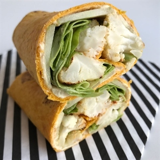 Wrap met hummus en geroosterde bloemkool
