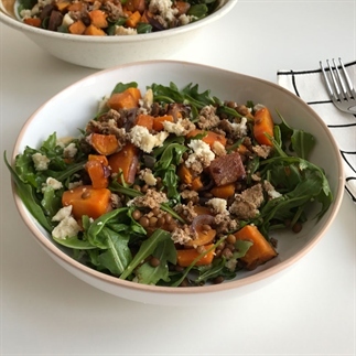 Linzensalade met zoete aardappel en vegan feta